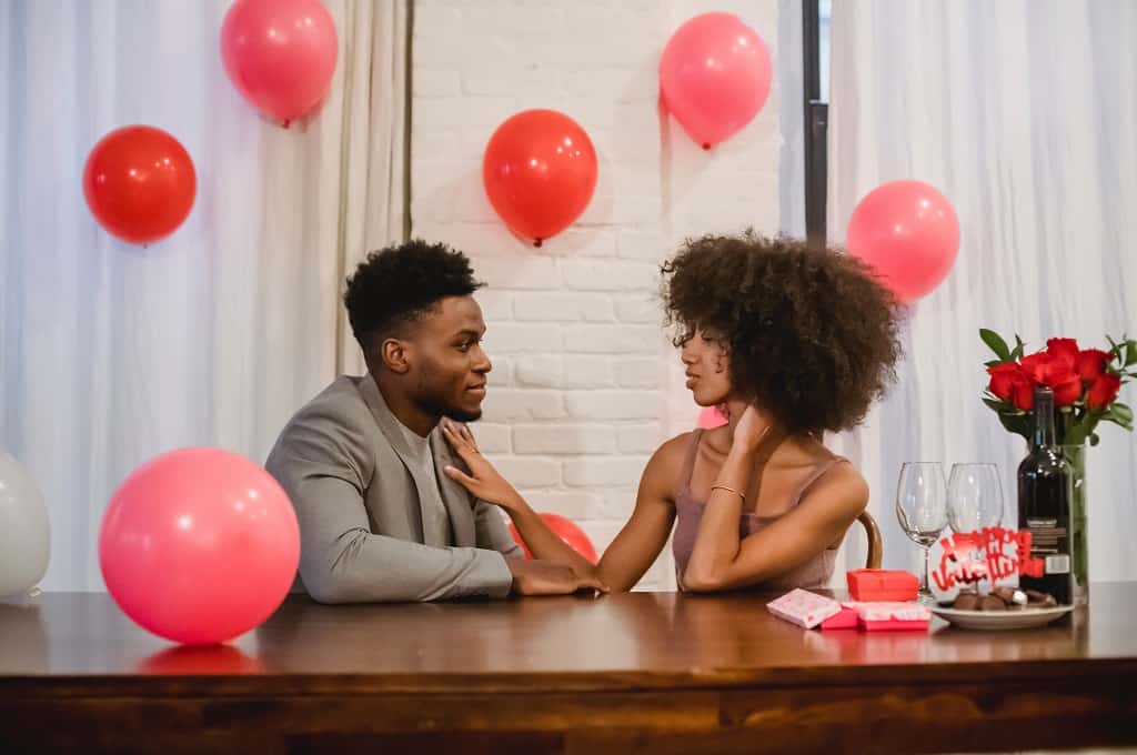 3 WAYS TO INJECT MORE ROMANCE INTO YOUR RELATIONSHIP