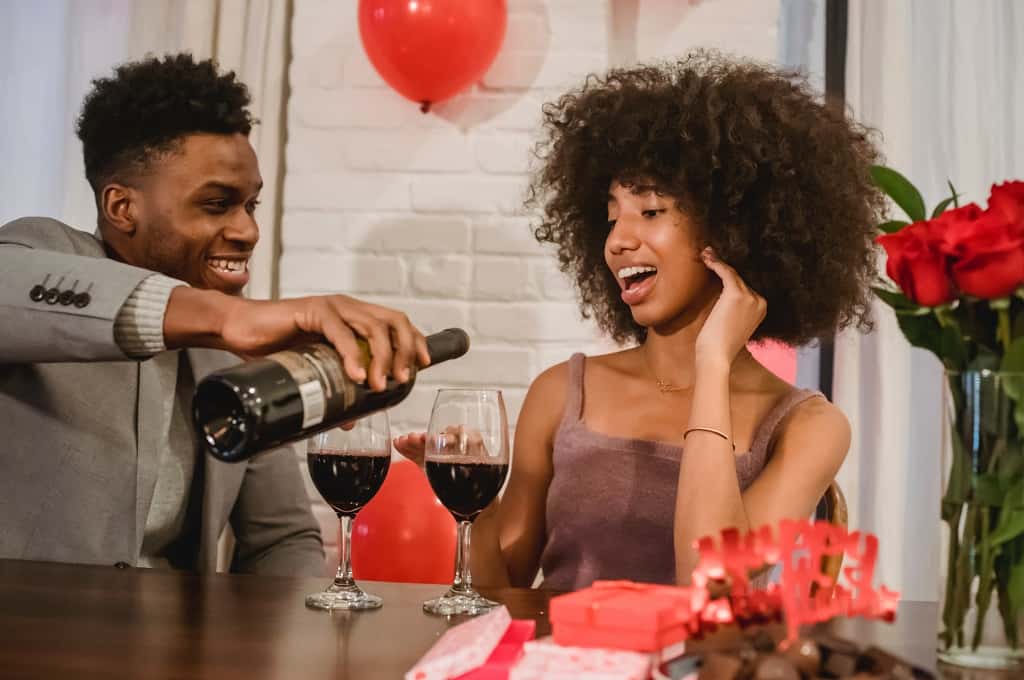 3 WAYS TO INJECT MORE ROMANCE INTO YOUR RELATIONSHIP